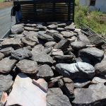 Pedra Caverna de Pirenópolis — Quartzito Escuro Rústico para Paisagismo e Muros