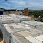 Pedra São Tomé em Pirenópolis — Quartzito Mineiro para Pisos e Piscinas